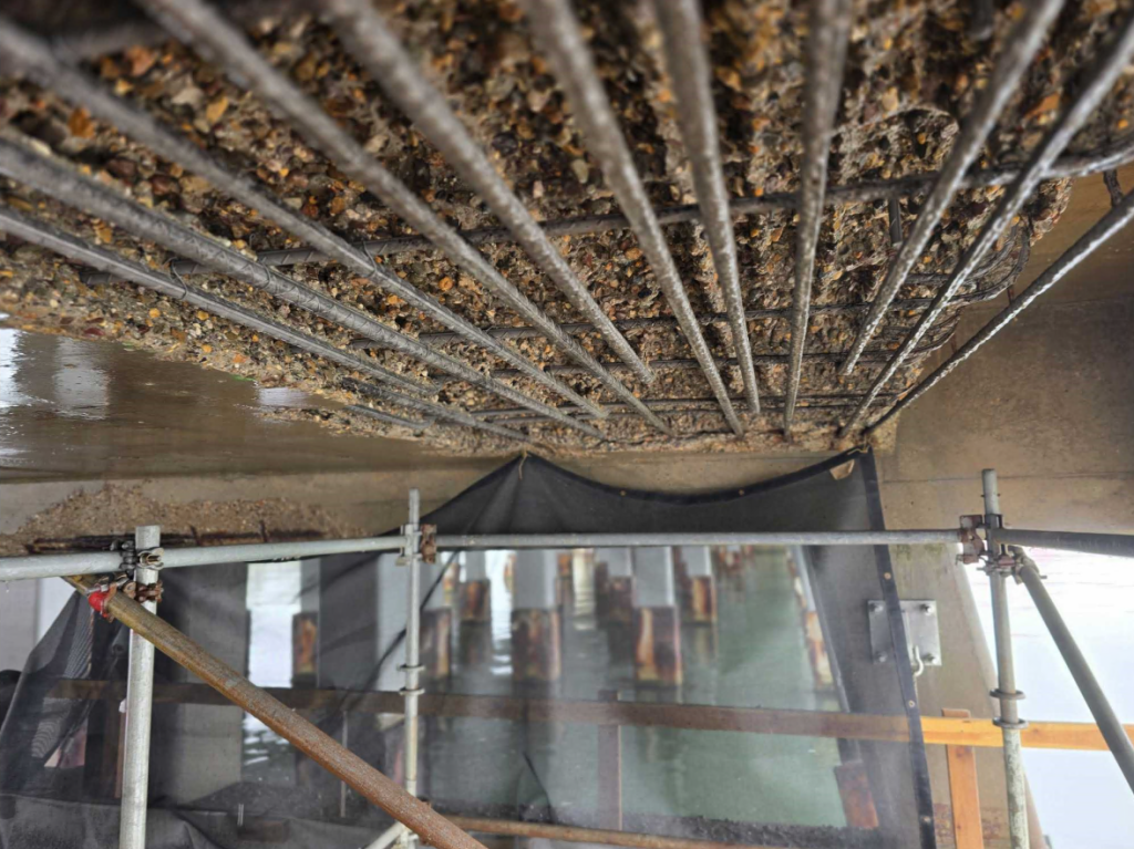 Exposed rebar after hydrodemolition with the ErgoGo.